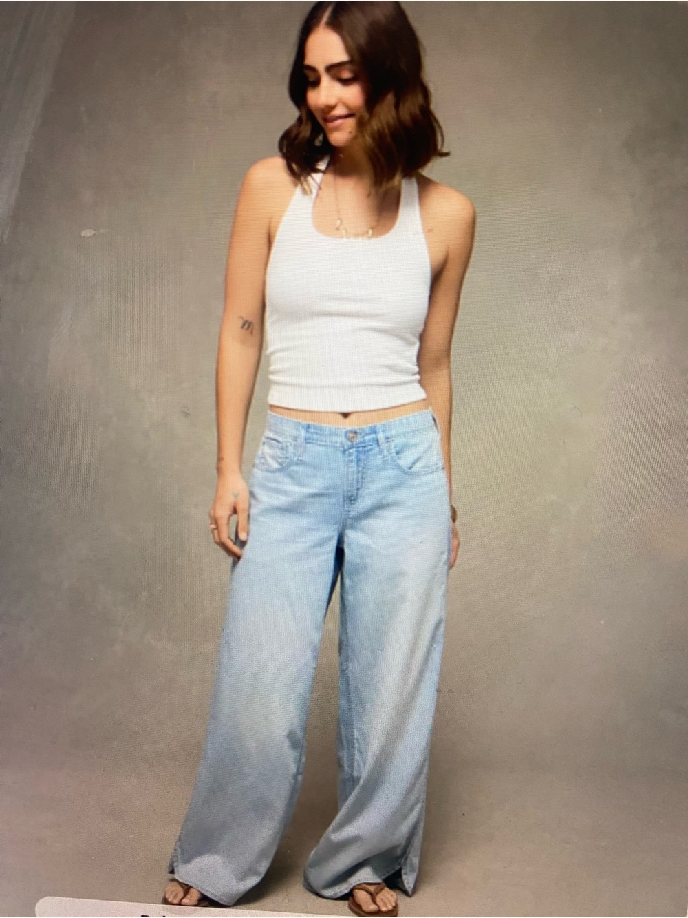 American Eagle low-rise beachy baggy Jean